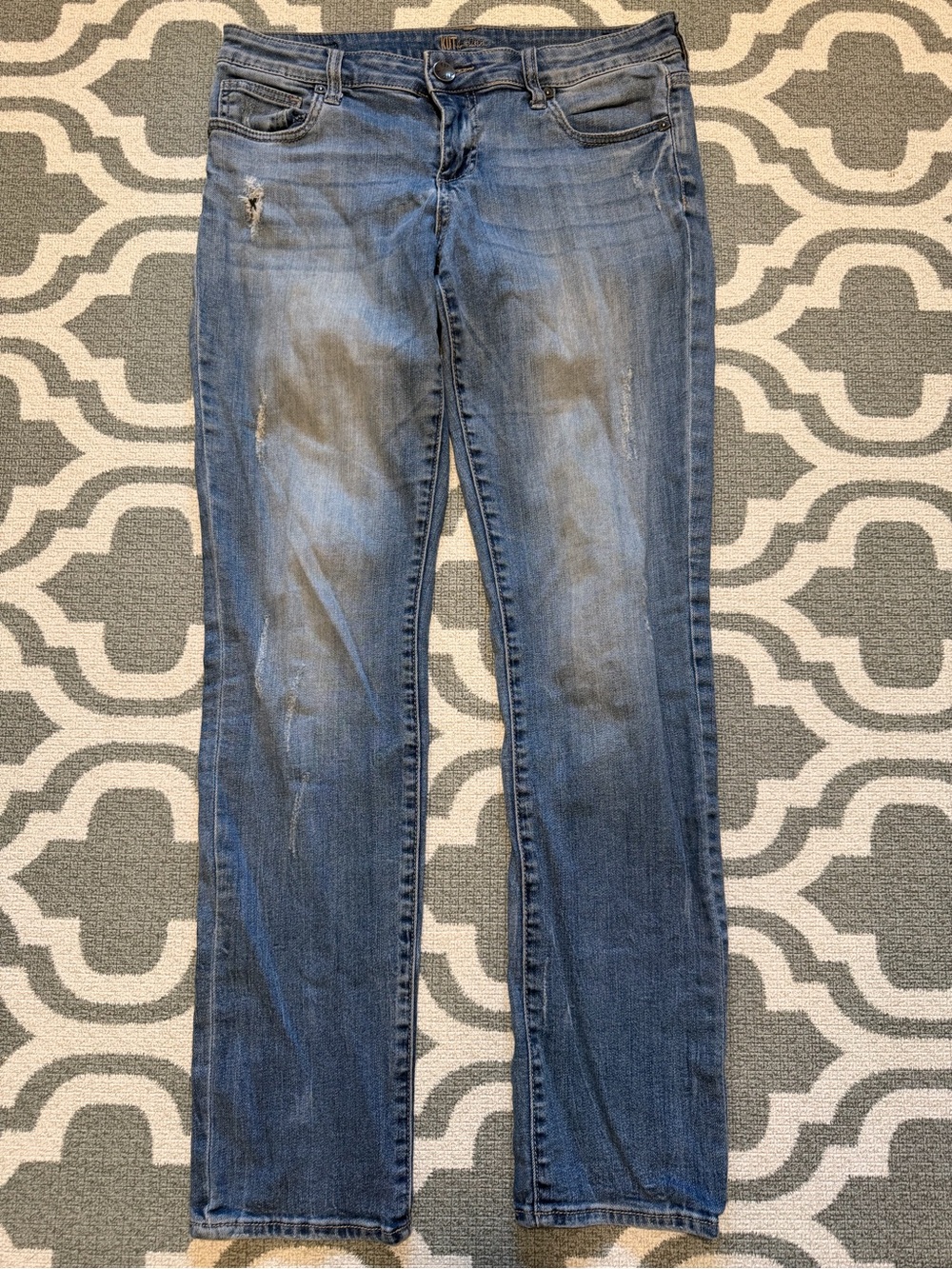 Kut from the Kloth size 6 medium wash straight leg lightly distressed jeans